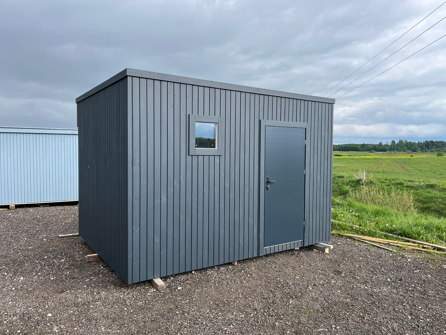 Sandeliukas 3x3 su įleistu stogu